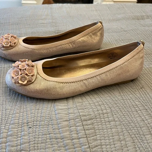 Stuart Weitzman - Picture 3 of 4